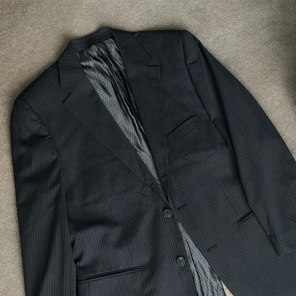 SOLD Grey pin stripe blazer - Picture 4 of 4